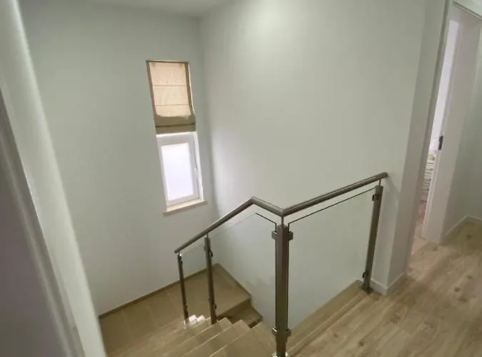 Gina House Назаре