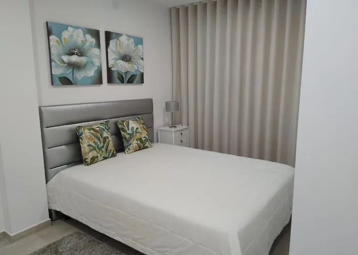 Gina House Назаре