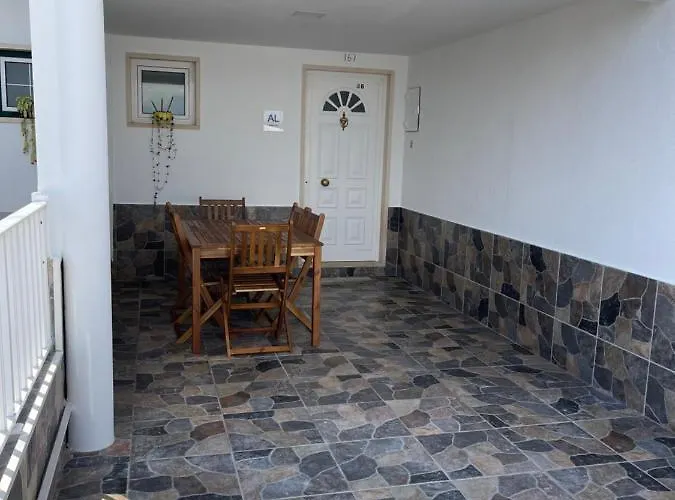 Gina House Назаре